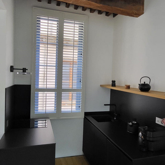 Hotel Bouquerie Lagrasse JASNO Shutters salle de bain.jpg